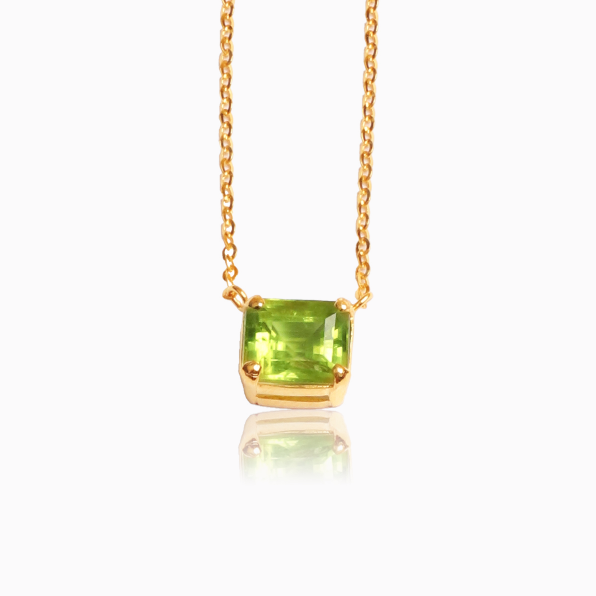 AMOUR Square Peridot Necklace