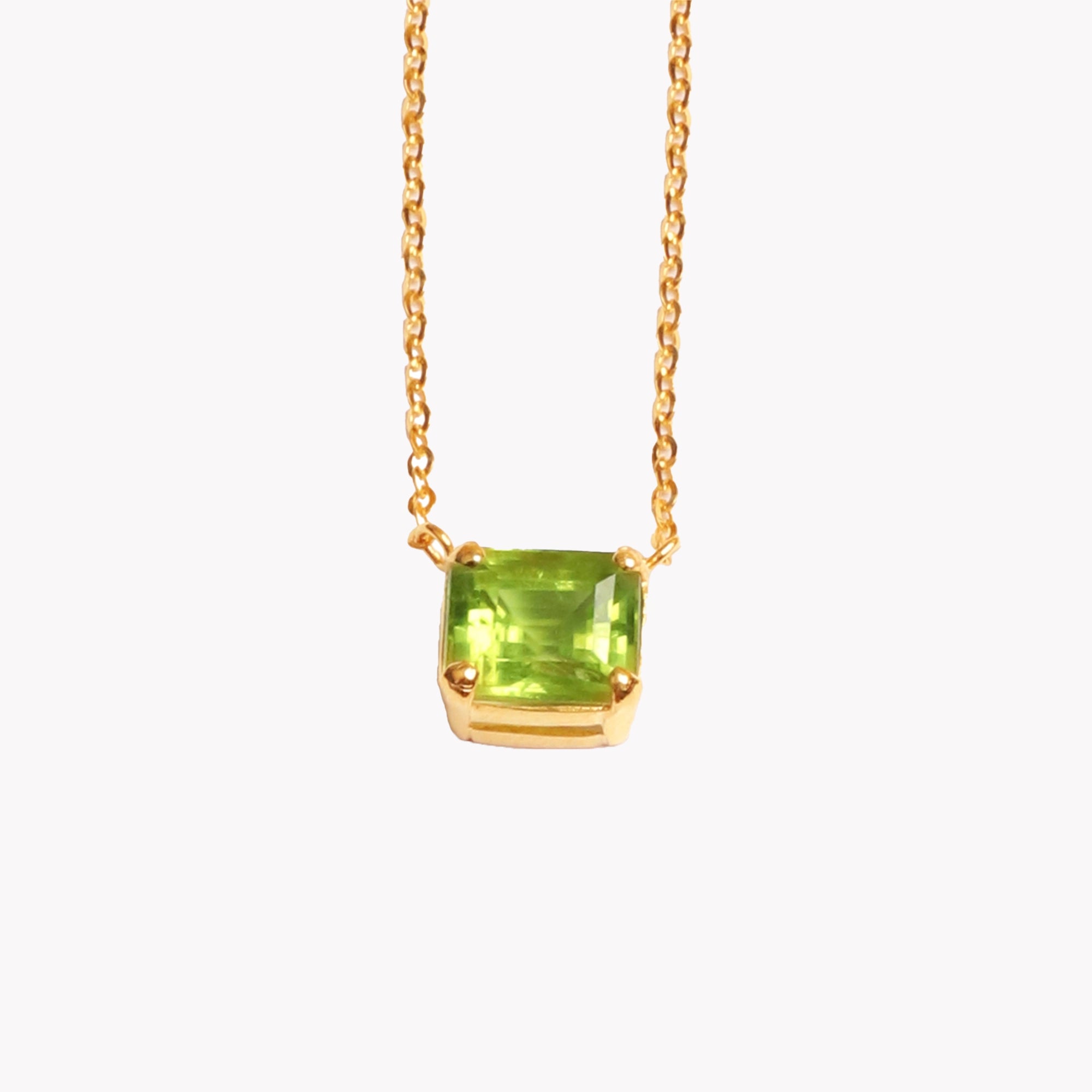 AMOUR Square Peridot Necklace