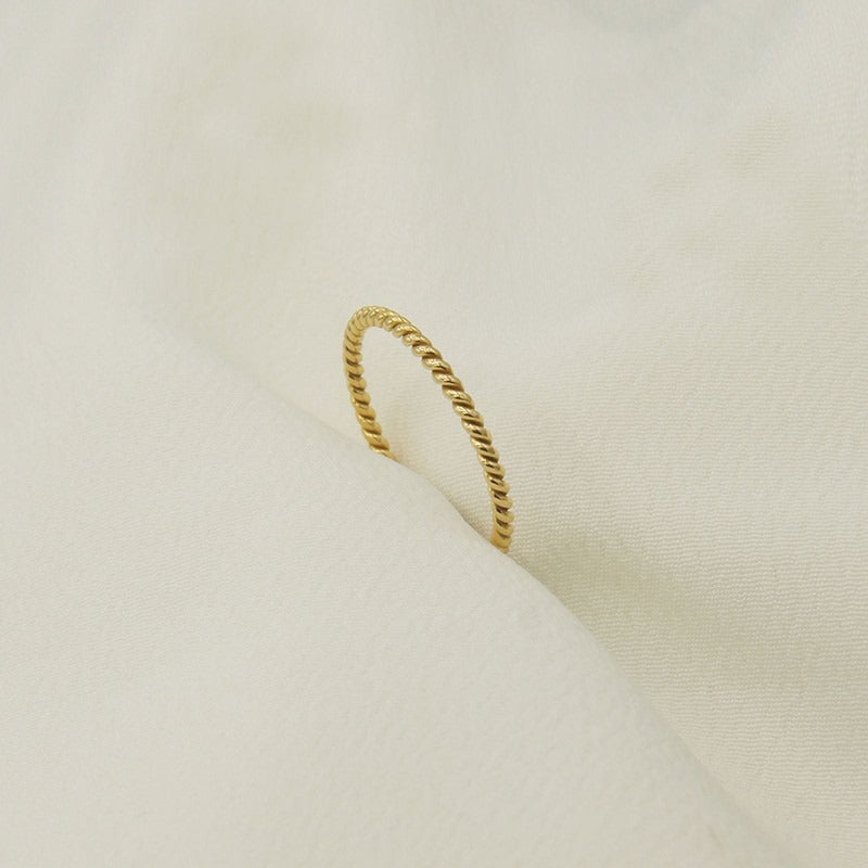 Twist Ring